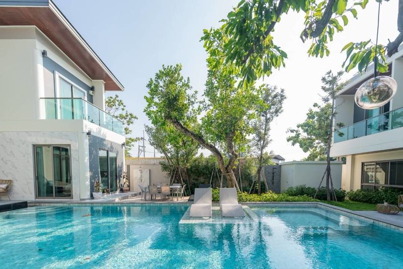 98 Lake View